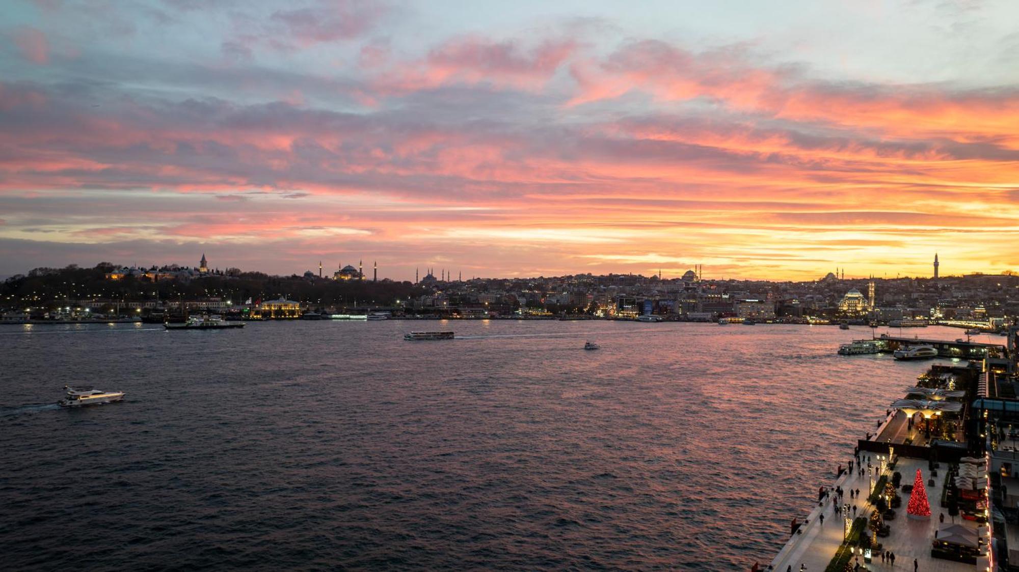 Dream Inn Karakoey Bosphorus อิสตันบูล ภายนอก รูปภาพ