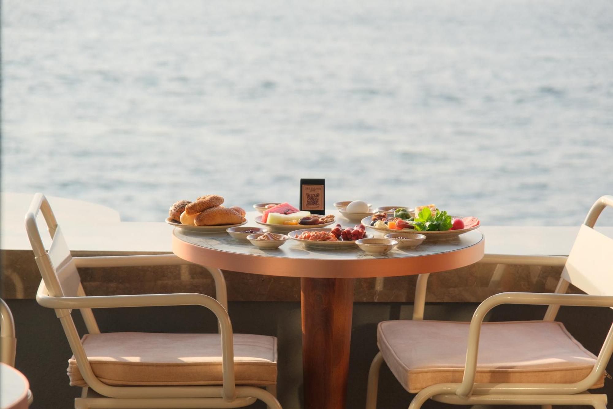 Dream Inn Karakoey Bosphorus อิสตันบูล ภายนอก รูปภาพ